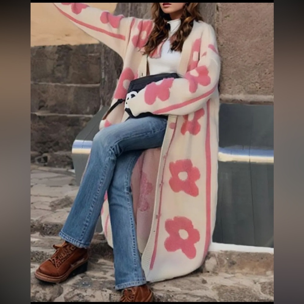 0041. Floral Pink and Cream Cardigan Sweater